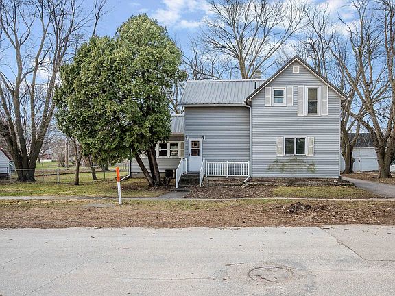 3rd image of 408 1st Ave W