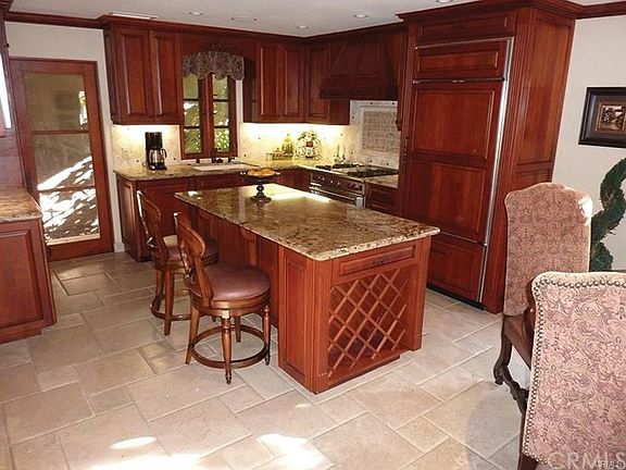 4th image of 708 Marigold Ave #1