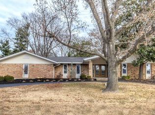 14181 Ladue Rd, Chesterfield, MO 63017