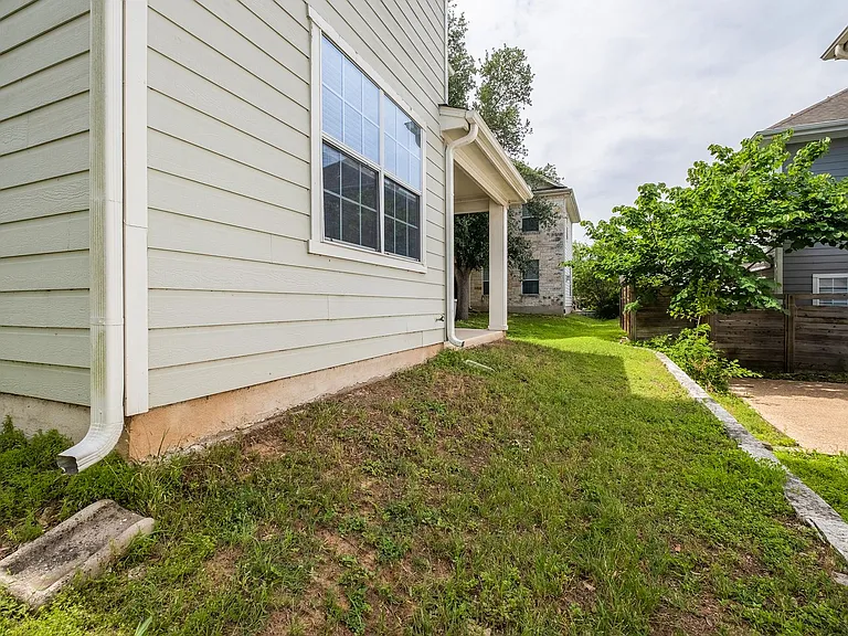 6715 Windrift Way #8 — Photo 25