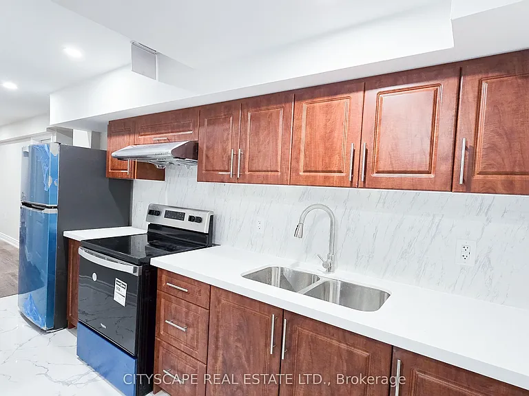 121 Ashdale Rd #LOWER — Photo 9