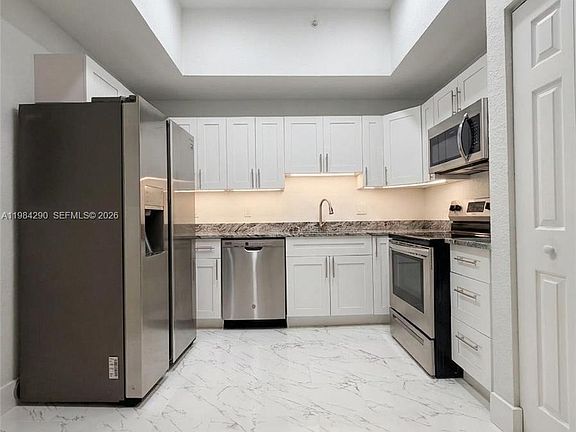 2nd image of 2801 Riverside Dr APT 204