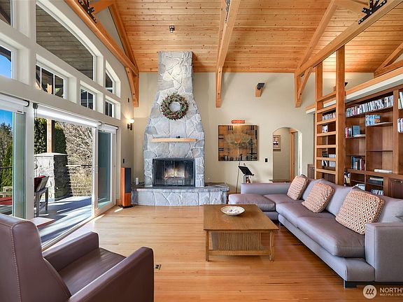 5th image of 7011 Cooper Point Road NW