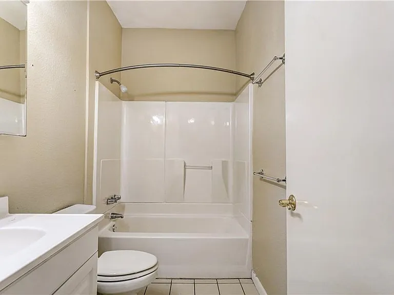 2408 Longview St #208 — Photo 12