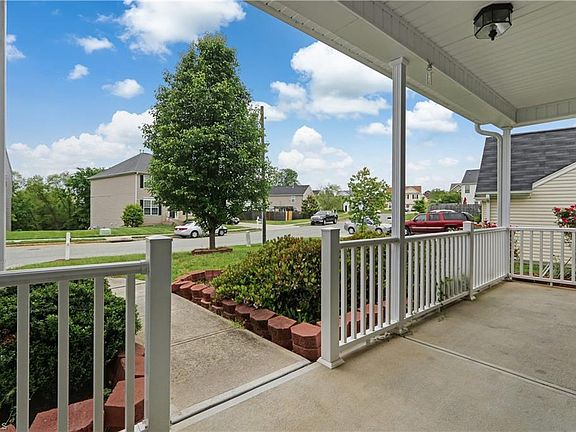 4th image of 1828 Stonecrest St