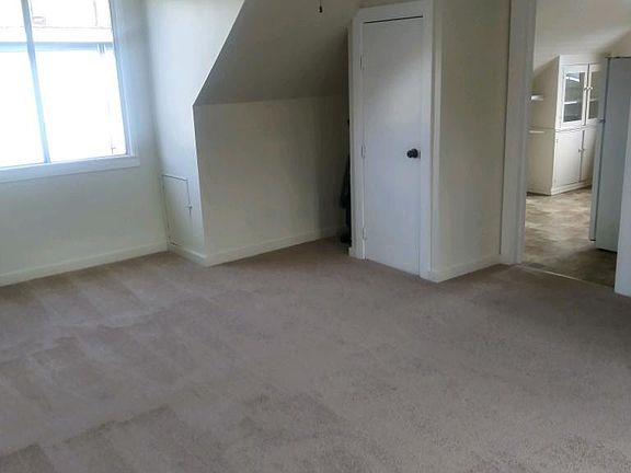 5th image of 950 Loomis Ct #B