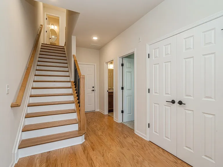 103 Vaughn Dr — Photo 34