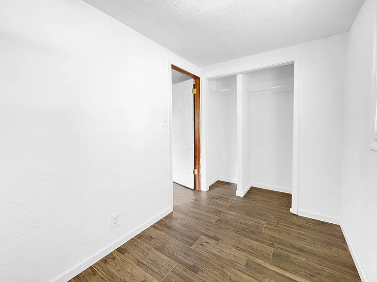 1727 Covert Ave — Photo 15