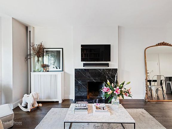 3rd image of 914 8th Ave APT 3