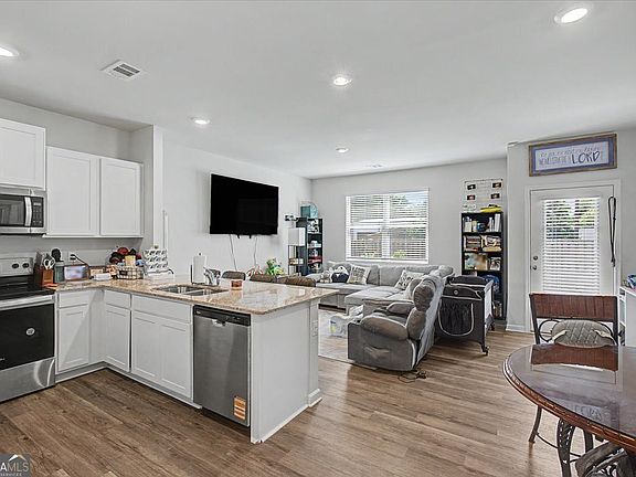 4th image of 1005 N 2nd Ave NW #9