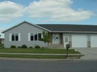 1236 Patricia Ct, Marshall, MN 56258