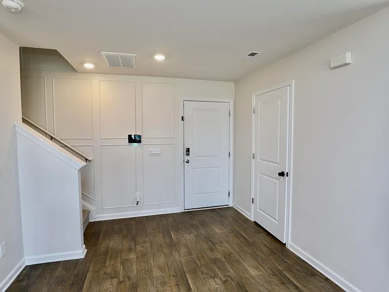 352 Sandbach Rd — Photo 8