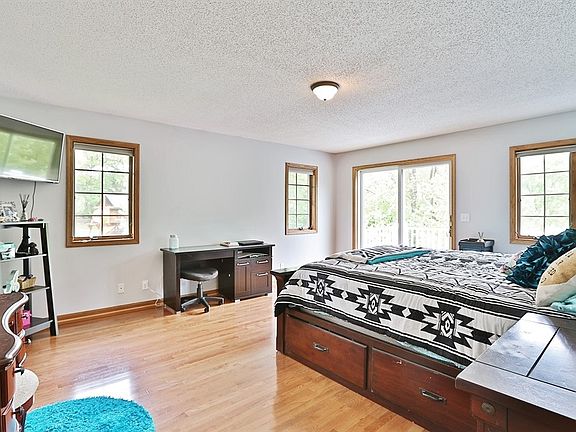 5th image of 212 Plainview Dr