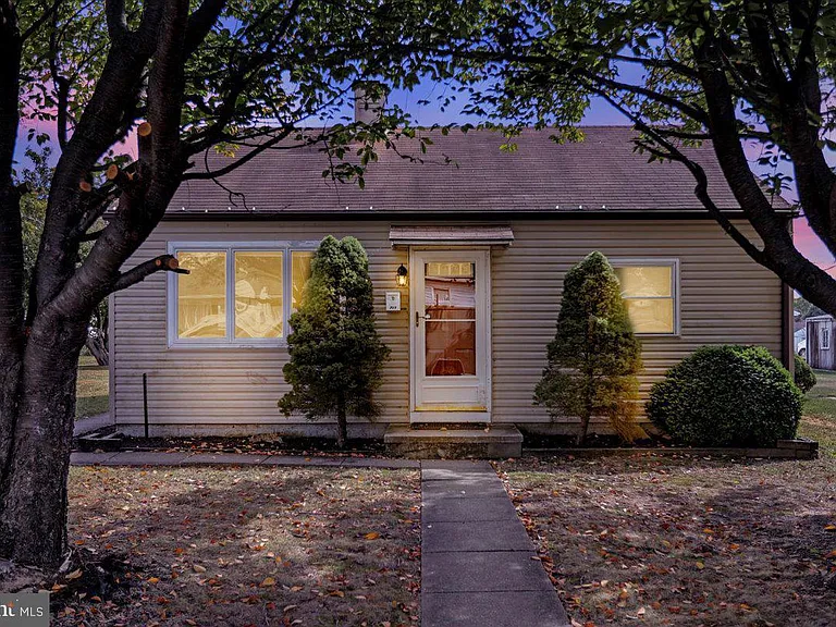 709 Franklin St — Photo 5