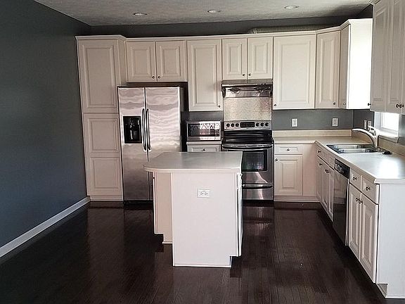 3rd image of 8260 Jo Ellen Dr