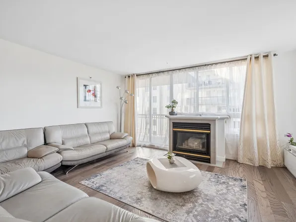 555 Austin Ave #1902, Coquitlam, BC V3K 6R8