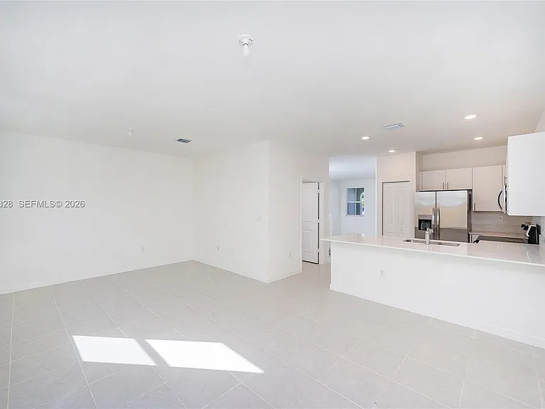 2642 SE 10th St — Photo 10