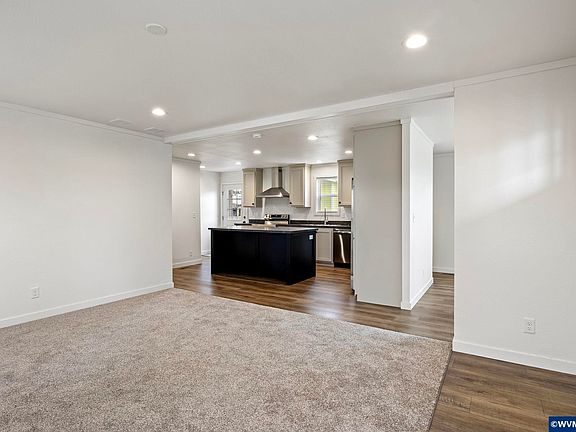 4th image of 631 E Ellendale Ave Unit 206