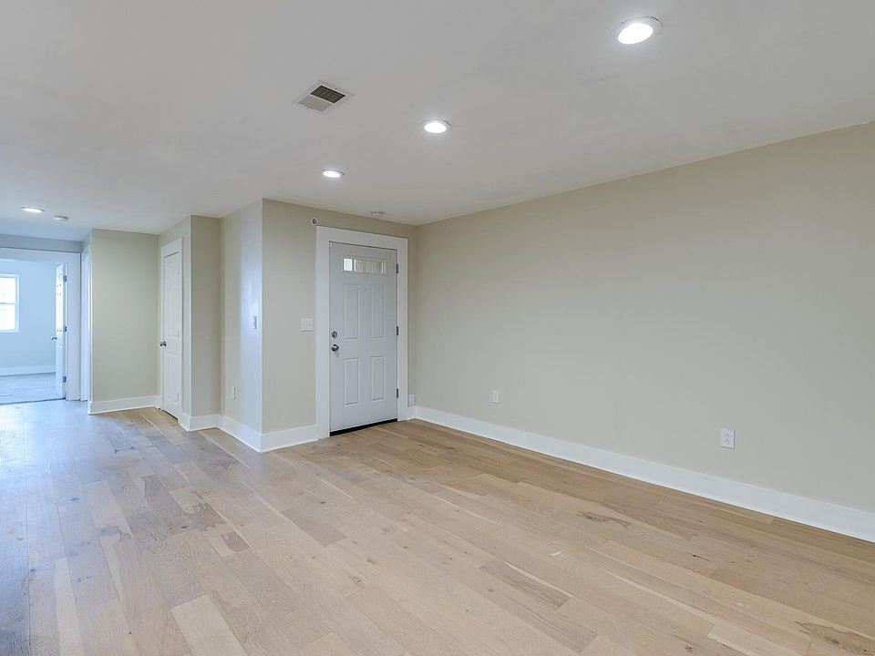 1st image of 910 McKean St