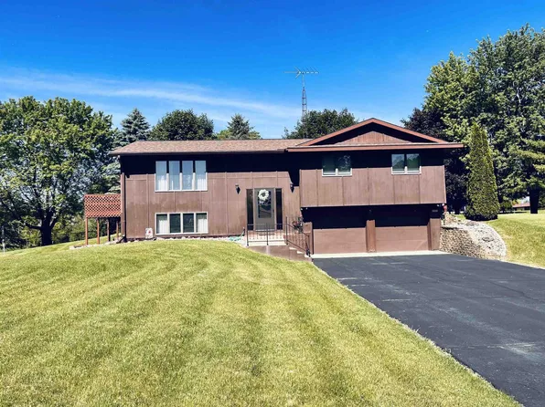 N7517 EG White Court, Portage, WI 53901