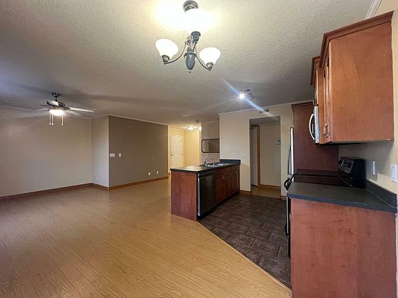 5th image of 4330 A 55th Ave #303