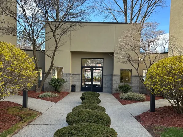 1204 Whitney Ave APT 204, Hamden, CT 06517