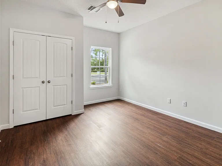 905 Olmstead Ave — Photo 70