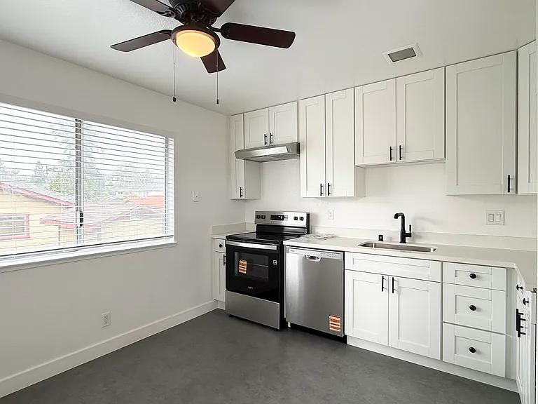 1227 Valerian Ct #4 — Photo 1