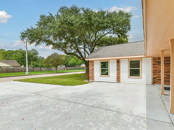 4th image of 15715 El Camino Real