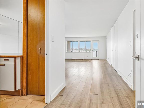 2nd image of 1203 River Rd APT 9G