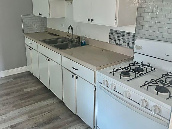 5th image of 802 SW I Ave