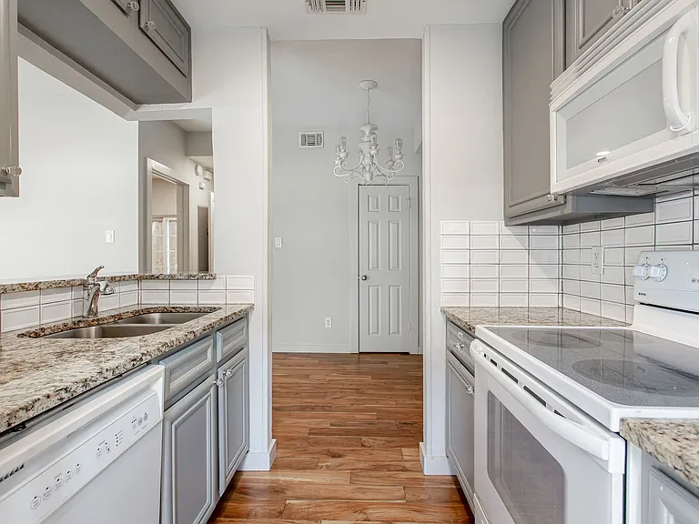 6210 Oram St #5 — Photo 7