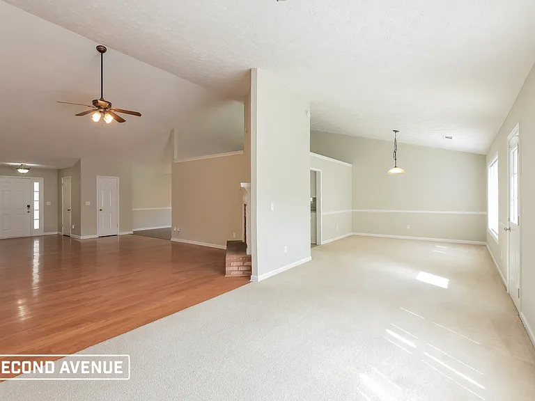 2725 Lenora Springs Dr — Photo 4