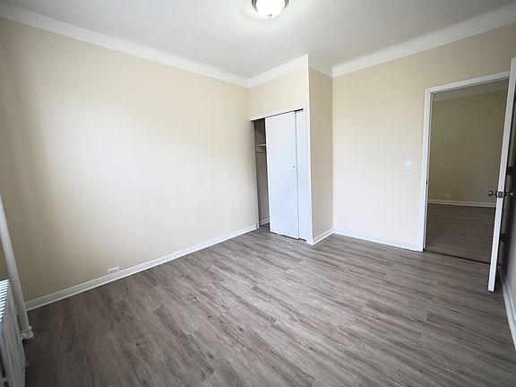 5th image of 21-22 Newtown Ave #2Z