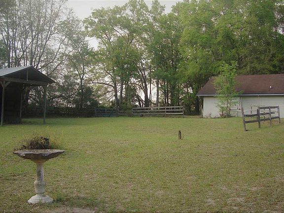 4th image of 643 SW Sherri Cir