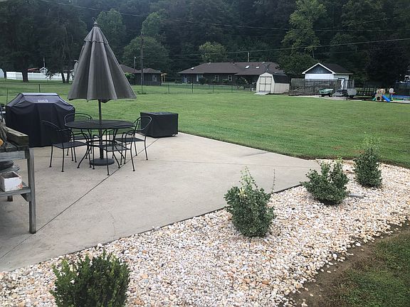 4th image of 72 Brookside Dr