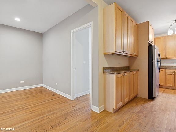 2nd image of 1327 W North Shore Ave APT 2N