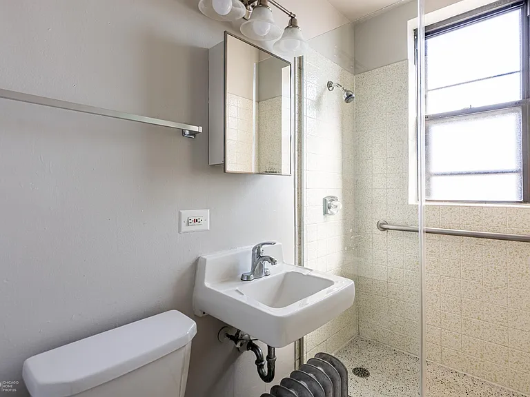 7301 N. Sheridan — Photo 29