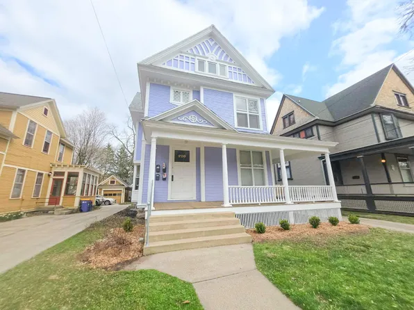 226 College Ave NE, Grand Rapids, MI 49503