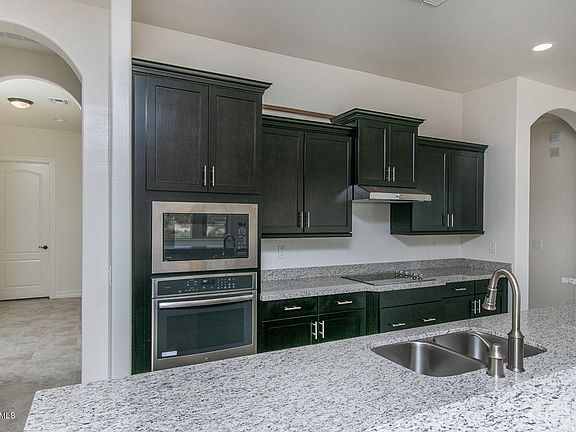 4th image of 19341 W Seldon Ln