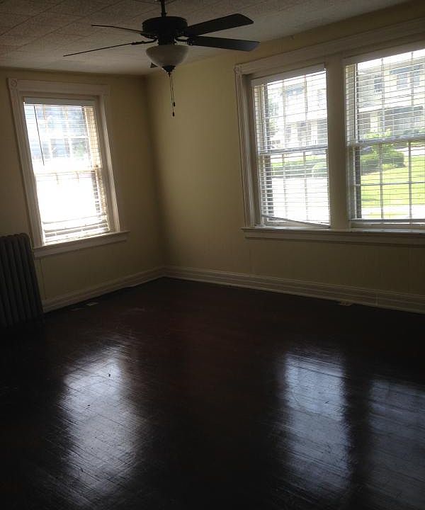 2nd image of 120 Lincoln St NE APT A1