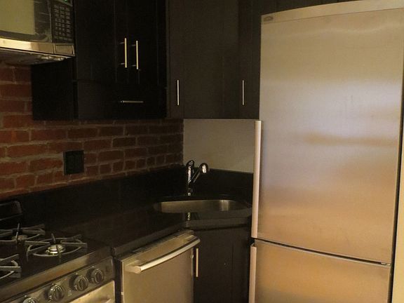 2nd image of 321 W 16th St APT 5W