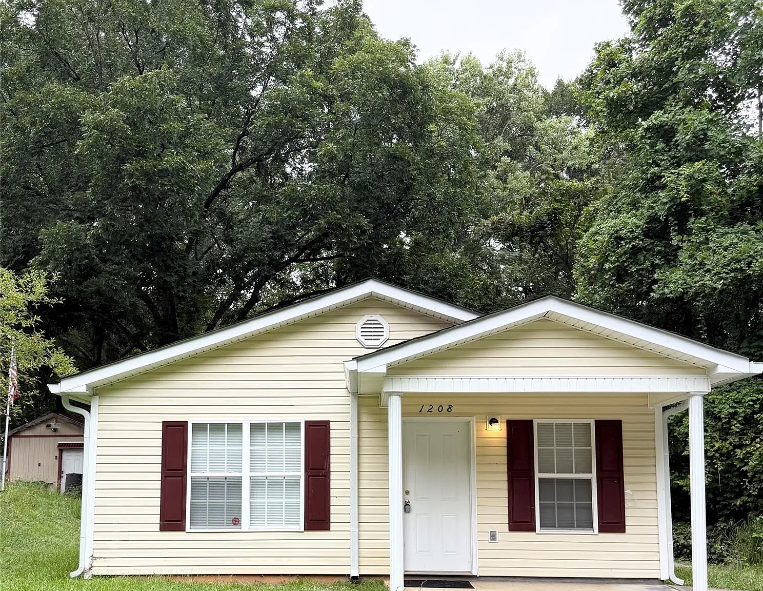 3 bed, 1.0 bath, 1066 sqft, $1,625 — Photo 1