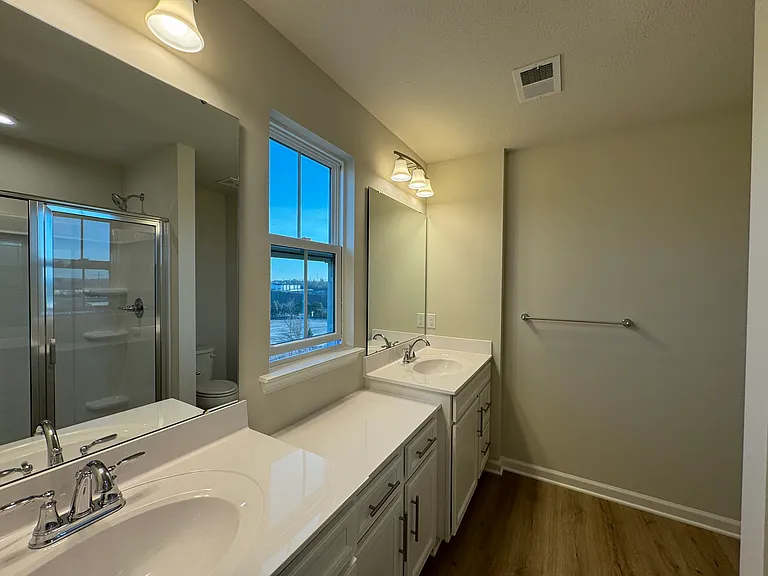 148 Crown St — Photo 8