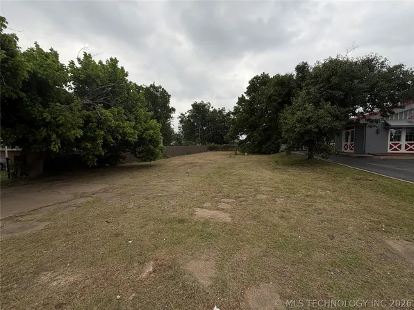 4739 S 33rd West Ave, Tulsa, OK 74107