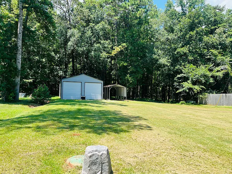 147 N Lake Dr — Photo 46