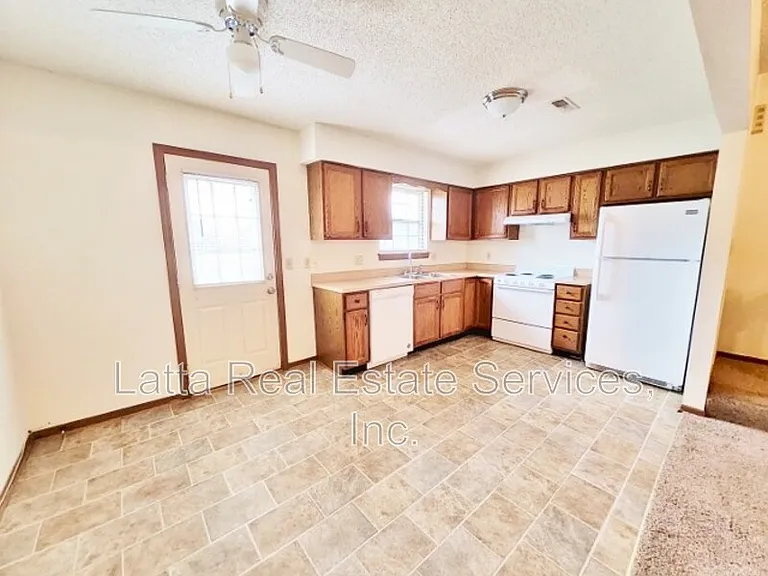 2104 SW 8th St #B — Photo 5