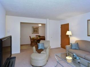 6711 Country Club Dr, Huntington, WV 25705