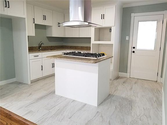3rd image of 2454 Glenfield Ave