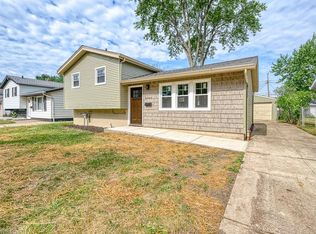 6344 Edgehurst Dr, Brookpark, OH